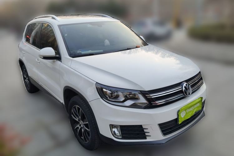 Used Volkswagen Tiguan 2015 1.8TSI Automatic Two-Wheel Drive Luxury Model Front Right 45 Deg