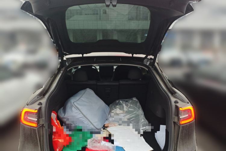 Used Tesla Model Y 2021 Standard Range Rear-Wheel Drive Version Trunk