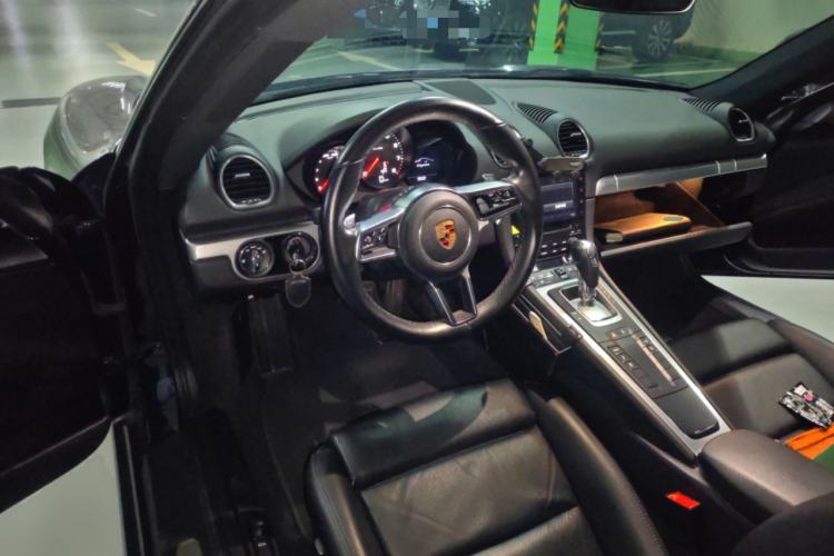 Used Porsche 718 2016 Cayman 2.0T
