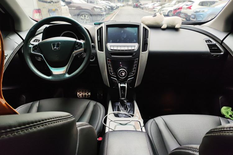 Used Luxgen U6 SUV 2015 2.0T ZhiZun Model