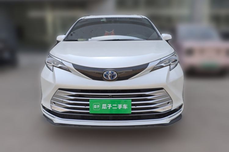 Used Toyota SIENNA 2021 2.5L Hybrid Platinum Edition Front