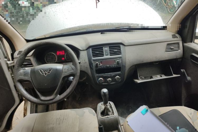 Used Wuling Rongguang 2014 1.2L S Base Model
