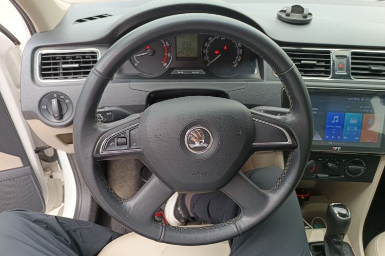 Used Skoda Rapid 2013 1.6L Automatic Smart Selection Model
