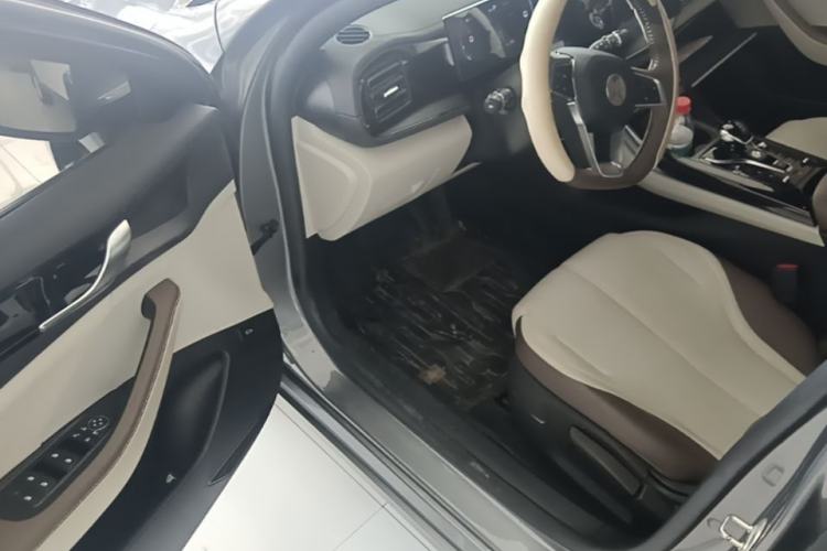 Used BYD Qin PLUS 2024 HONOR Edition DM-i 55KM Leading Model