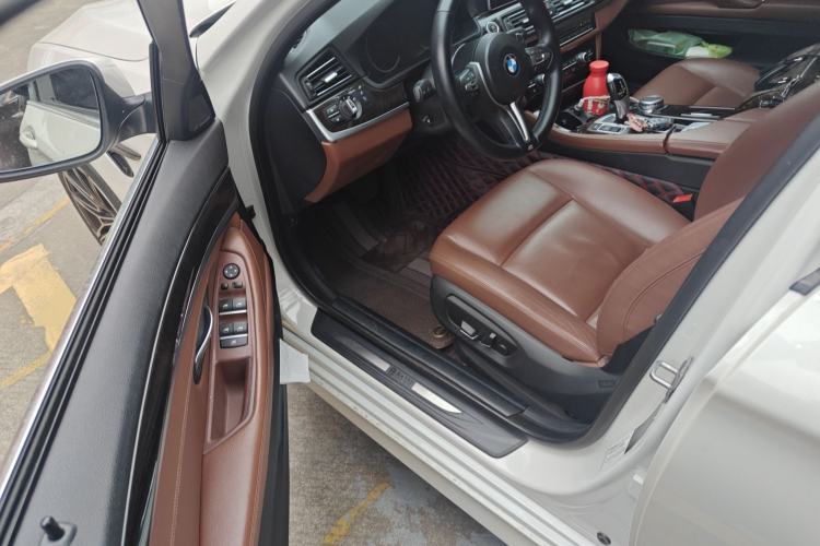 Used BMW 5 Series 2014 528Li Leading Model Interior 3
