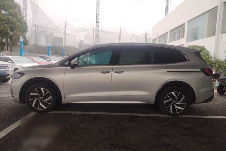 Used Volkswagen Viloran 2024 330TSI Luxury Edition
