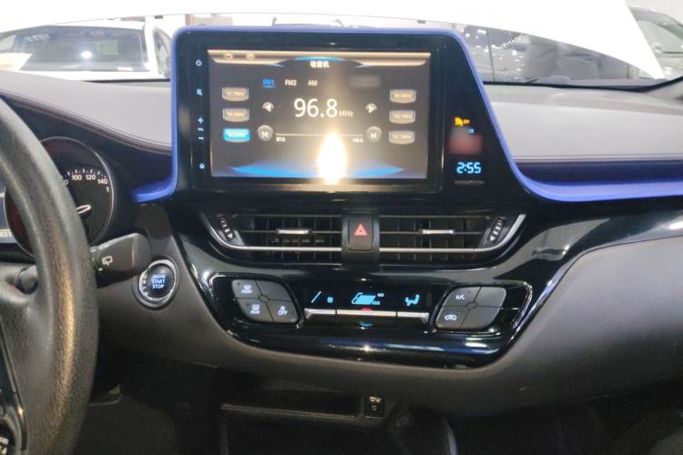 Used Toyota C-HR 2018 2.0L Leading with Sunroof China VI Standard Audio And AC Panel