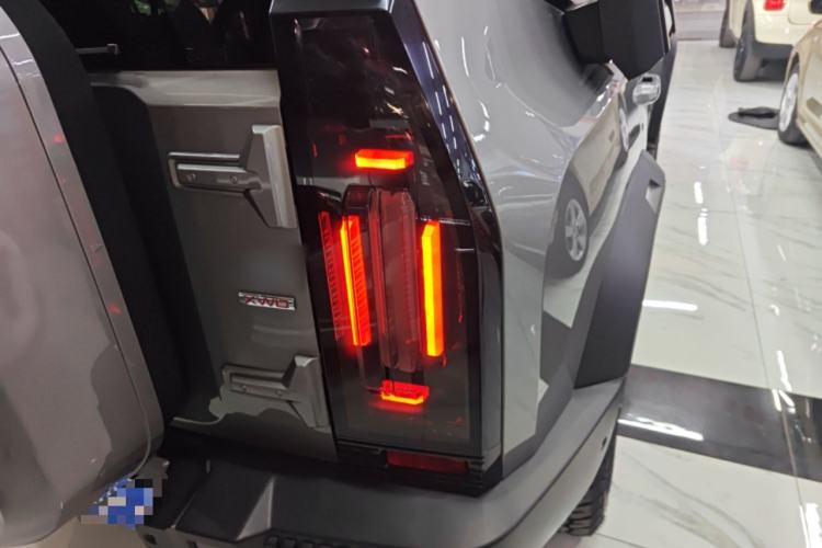 Used JETOUR Traveler 2023 2.0T All-Wheel Drive CrossPRO+ Right Rear Taillight