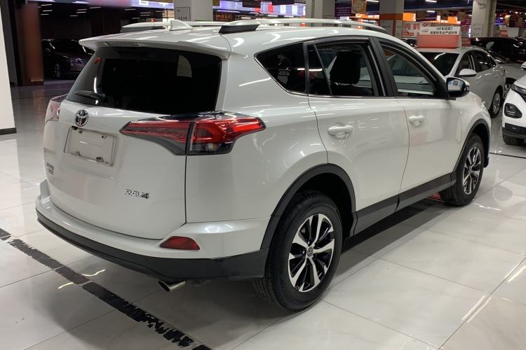 Used Toyota RAV4 2016 2.0L CVT Two-Wheel Drive Urban Edition China V Standard
