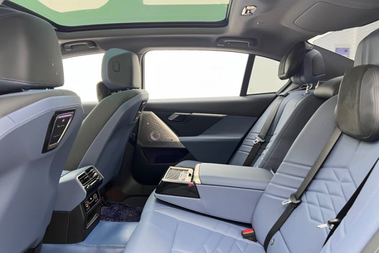 Used BMW 5 Series 2024 530Li Luxury Edition M Sport Package
