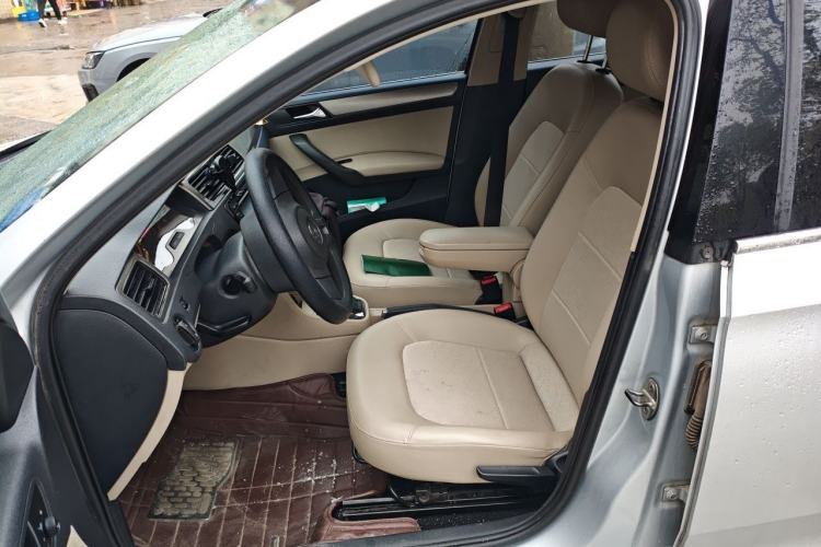 Used Volkswagen Santana 2013 1.6L Automatic Comfort Edition Left Front Seat