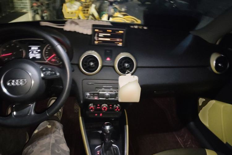 Used Audi A1 2012 1.4 TFSI Ego Center Console