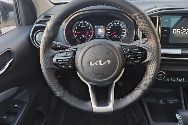 Used Kia kx1 Stonic 2021 1.4L CVT Sunroof Model Steering Wheel