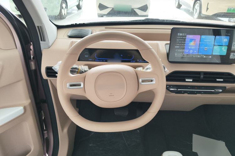 Used Geely Galaxy Panda 2024 Panda Mini 200km Endurance Bear Steering Wheel