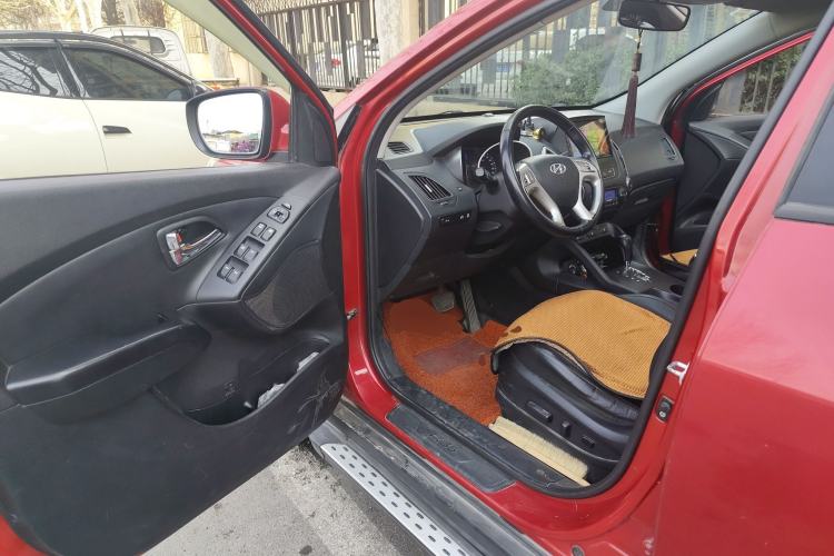 Used Hyundai ix35 2013 2.0L Automatic Two-Wheel Drive Smart GLS China IV Standard