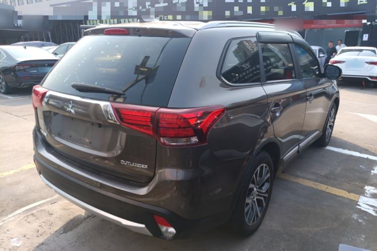 Used Mitsubishi Outlander 2018 2.0L Two-Wheel-Drive Jiale Edition 7-Seater