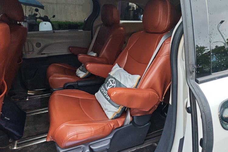 Used Toyota SIENNA 2023 2.5L Hybrid Comfort Edition Left Rear Seat