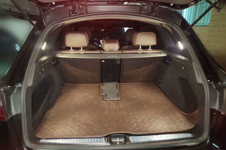 Used Mercedes-Benz GLC 2019 GLC 300 L 4MATIC Dynamic Model Trunk