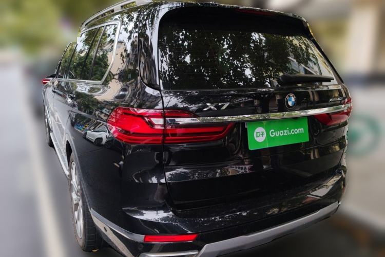 Used BMW X7 2019 xDrive40i Luxury Package with Leading Features Rear Left 45 Deg