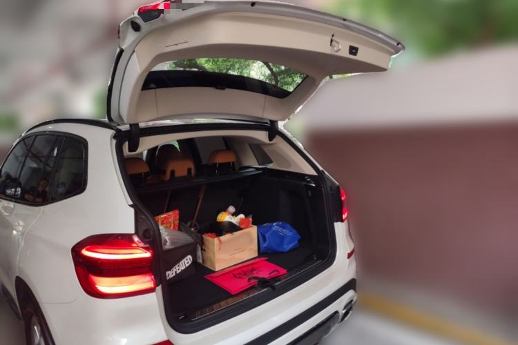 Used BMW X3 2019 xDrive28i Luxury Package Trunk