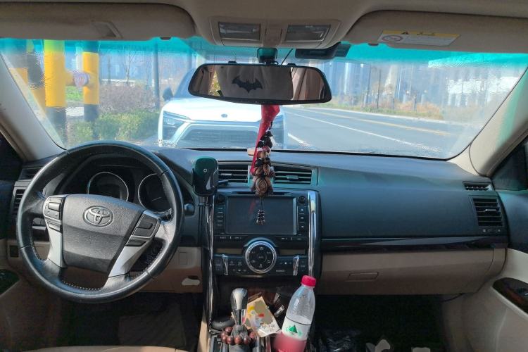 Used Toyota Reiz 2012 2.5V Fengdu Elite Stylish Edition Center Console