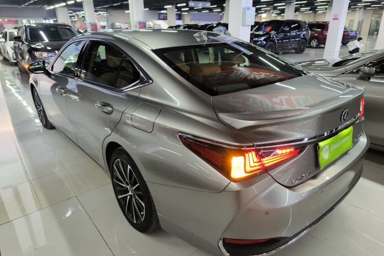 Used Lexus ES 2021 300h Deluxe Edition