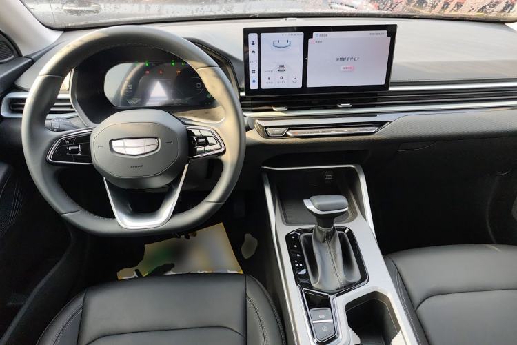 Used Geely Auto Emgrand 2025 4th Generation 1.5L CVT Longteng Edition Center Console