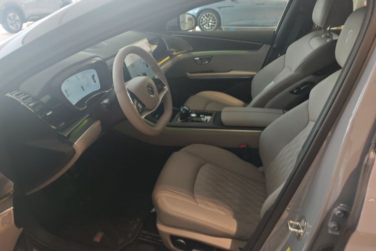 Used BYD Han 2025 DM-i Intelligent Driving Edition 125KM LiDAR Flagship Model Left Front Seat