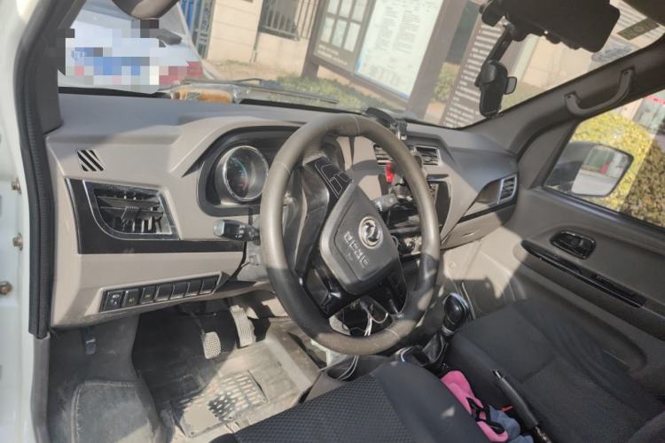 Used Dongfeng Yufeng EM26 2023 Standard Edition 41.472 kWh Henan Lithium Power Center Console