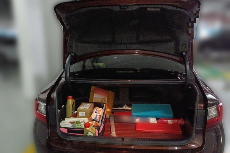 Used Lexus ES 2017 300h Mark Levinson Comfort Edition Trunk