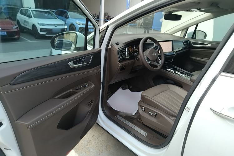 Used Volkswagen Viloran 2024 330TSI Luxury Edition