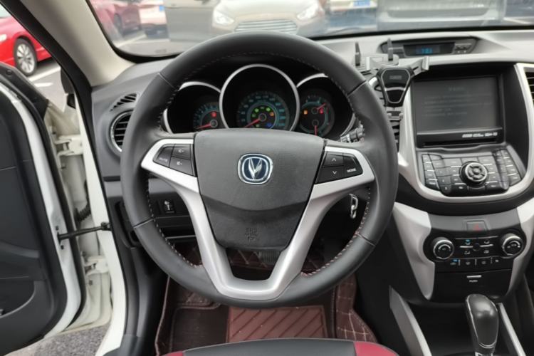 Used CHANGAN Eado 2013 1.6L Automatic ZhiKu Model China IV Standard Steering Wheel