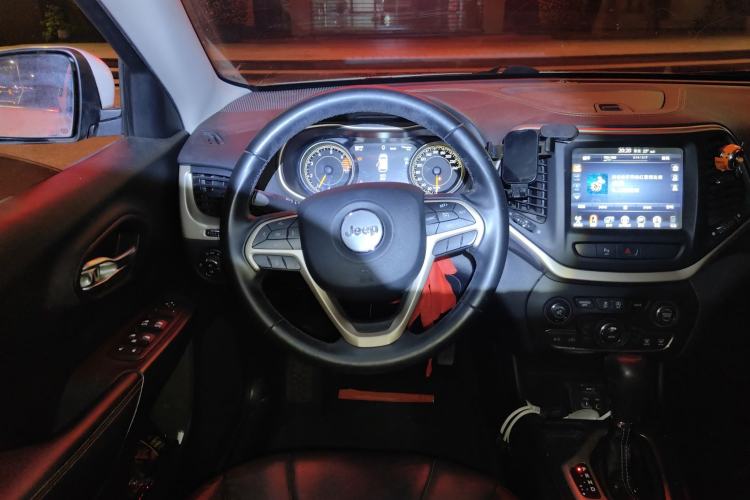 Used Jeep Cherokee 2017 2.0L Superior Edition