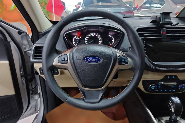 Used Ford Escort 2015 1.5L Automatic Fashion Model