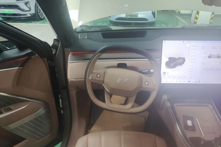 Used ONVO Luxeed L90 2025 Model—Pro Six-Seater Version Steering Wheel