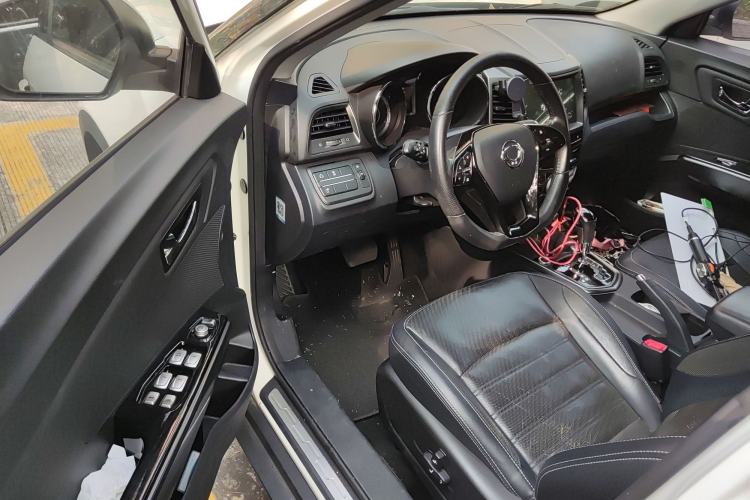 Used SsangYong Tivoli 2016 1.6L Gasoline Two-Wheel Drive Automatic Luxury Edition
