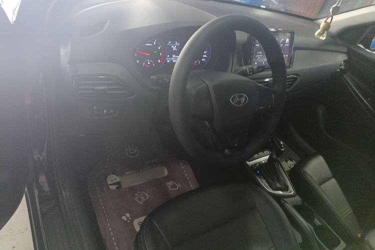 Used Hyundai Celesta 2020 1.6L Automatic GL Enjoyable Edition Center Console