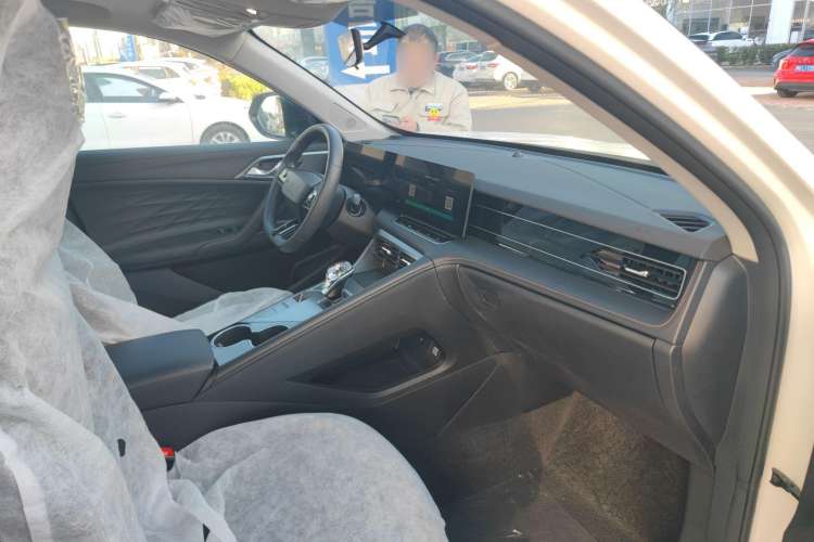 Used Roewe RX5 New Energy 2023 eRX5 Ultra-Hybrid Comfort Edition