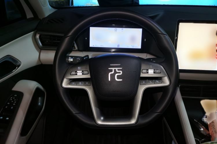 Used BYD Yuan UP 2025 Intelligent Driving Version 401 KM Dynamic Edition Steering Wheel