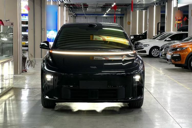 Used Li Auto Li Auto i6 2025 Model Four-Wheel-Drive Standard Type
