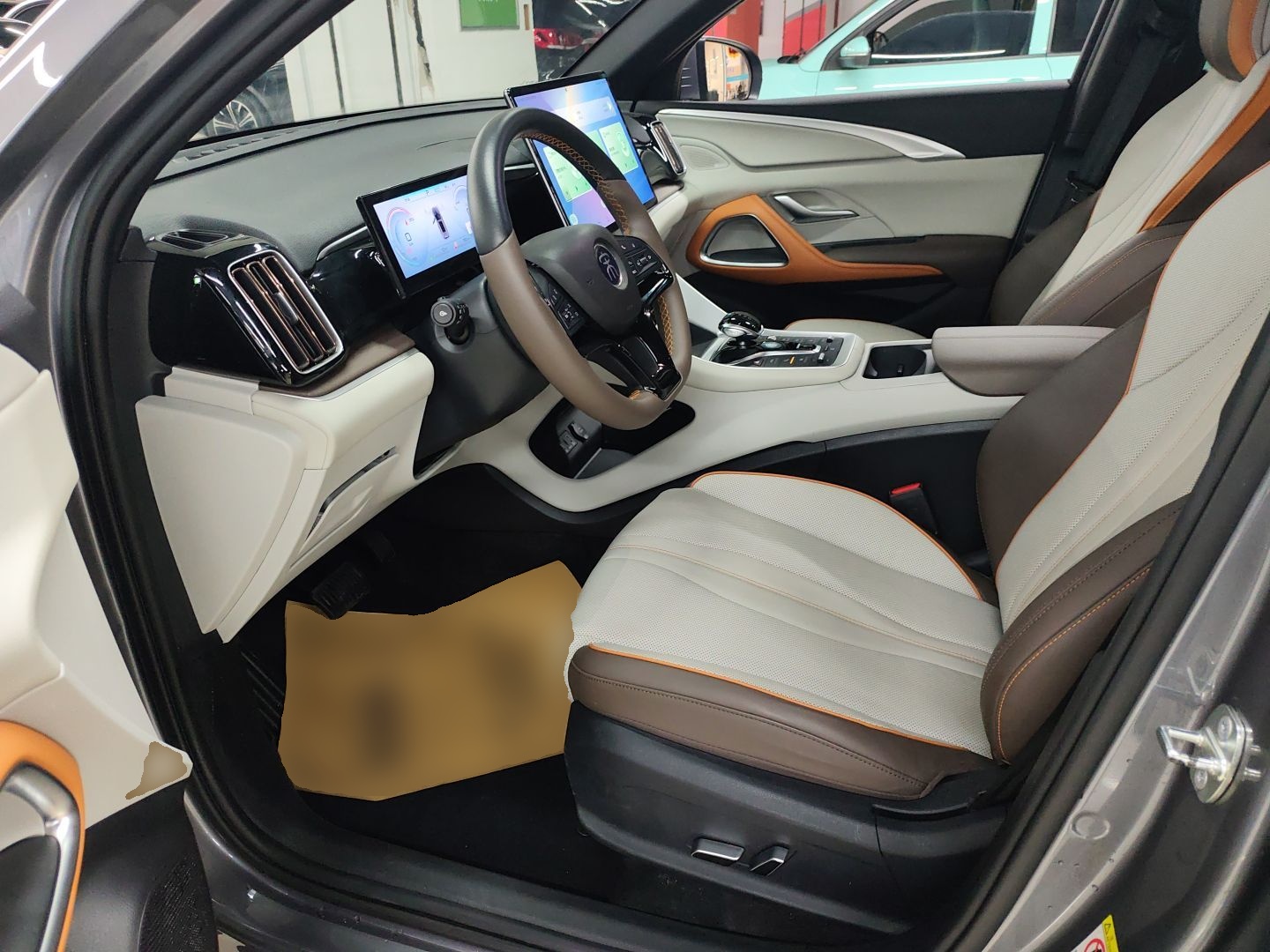 Переднее сиденье в автомобиле