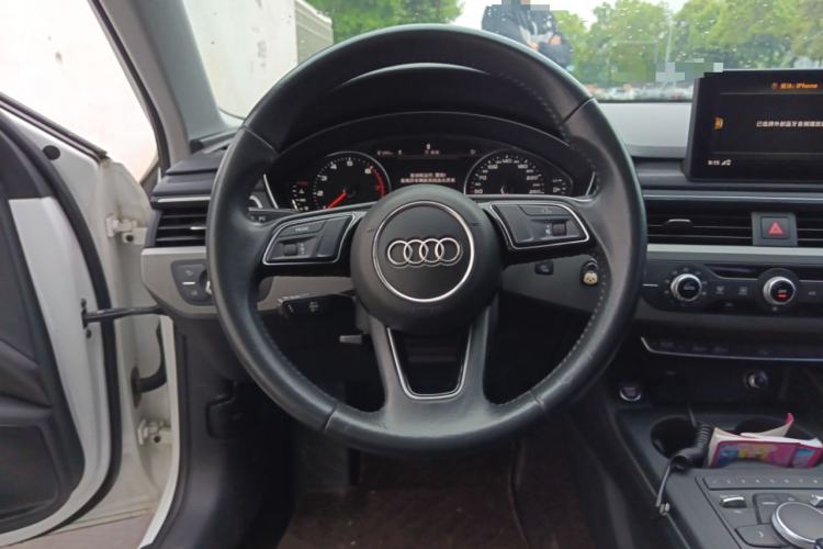 Used Audi A4L 2019 40 TFSI Ambition China VI Steering Wheel