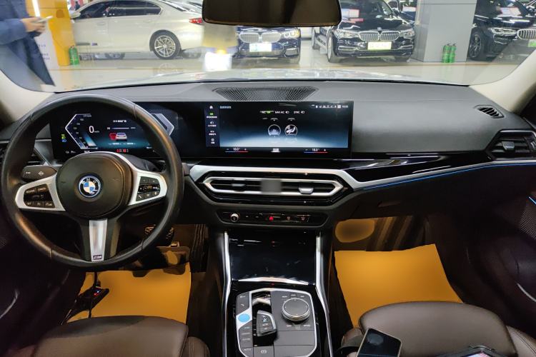 Used BMW i3 2023 eDrive 40 L Midnight Edition
