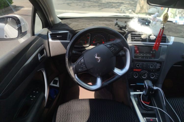 Used DS 6 2014 1.6T Luxury Edition THP160 Steering Wheel