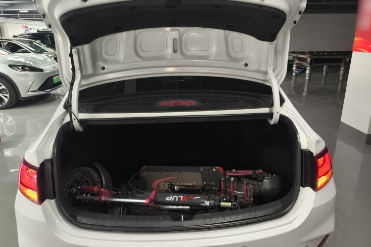 Used Hyundai Celesta 2017 1.6L Automatic Enjoyment Version GLS