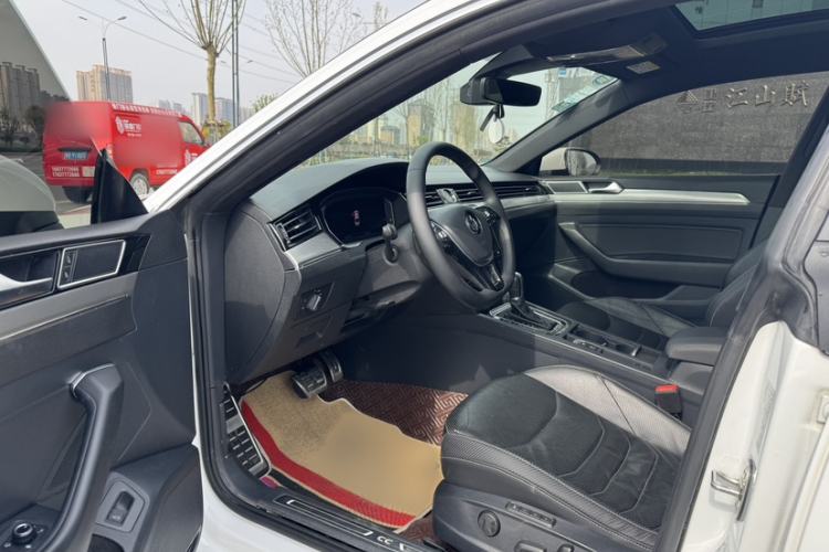 Used Volkswagen FAW-Volkswagen CC 2020 330TSI Glamour Edition China VI Standard Interior 2