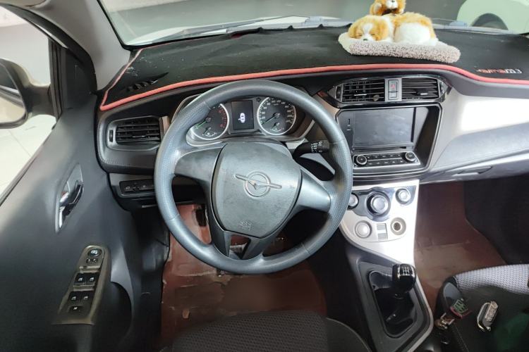 Used Haima M3 2016 1.5L Manual Comfort Model with Sunroof Steering Wheel