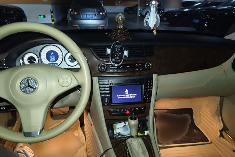 Used Mercedes-Benz CLS 2009 CLS 300 Center Console