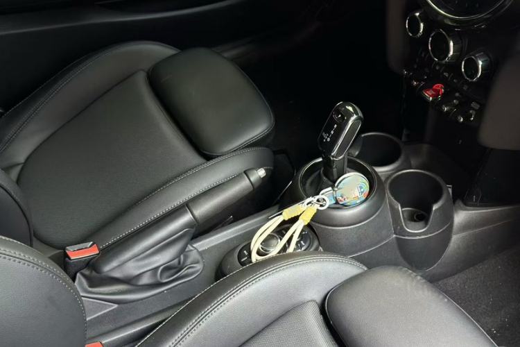 Used MINI 2022 1.5T COOPER Artist