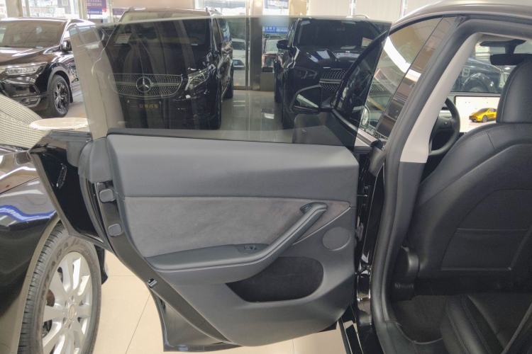 Used Tesla Model Y 2023 Rear-Wheel-Drive Version
